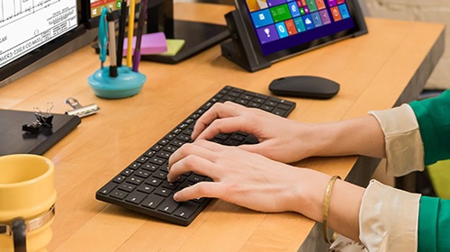 Microsoft представила новую беспроводную клавиатуру и мышь