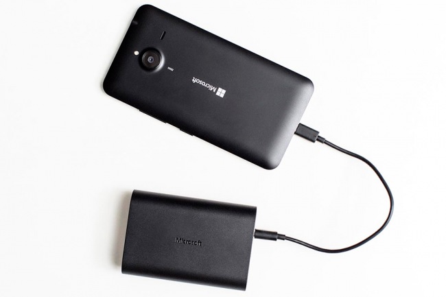 Microsoft Portable Dual Charger — новое семейство портативных зарядных устройств