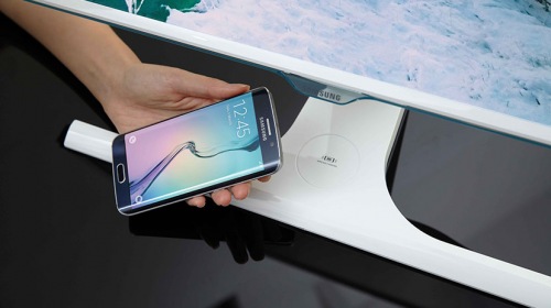 Samsung SE370 — монитор со встроенной беспроводной зарядкой