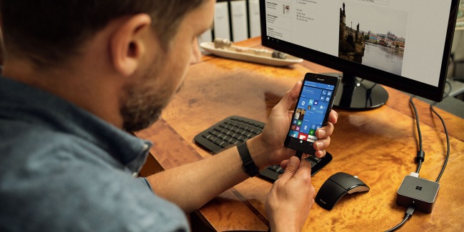 Microsoft Display Dock  -  Continuum