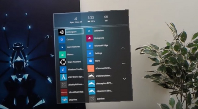 Видео: начальный экран HoloLens