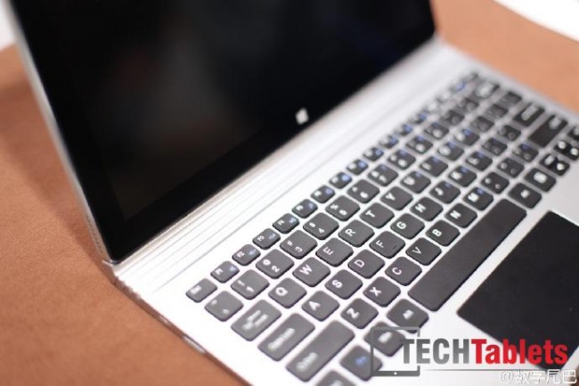 Onda oBook11 Pro    Surface Book