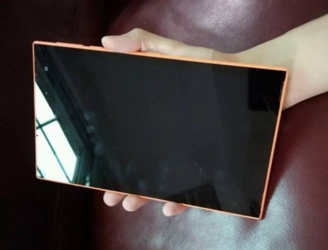 Реальные фото отменённого планшета Nokia Mercury