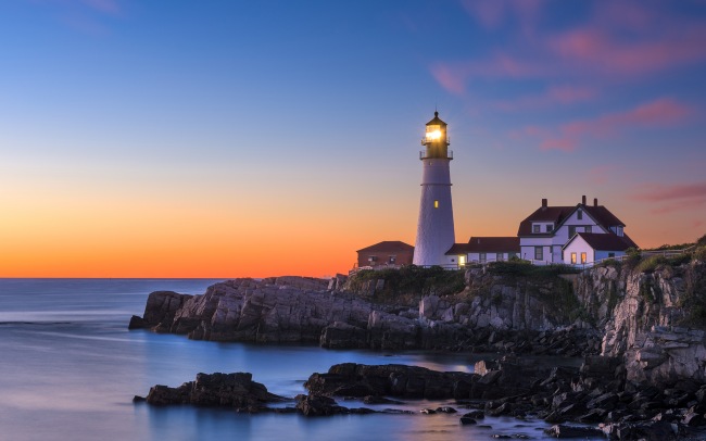 Lighthouses by Day and Night — очарование маяков днём и ночью