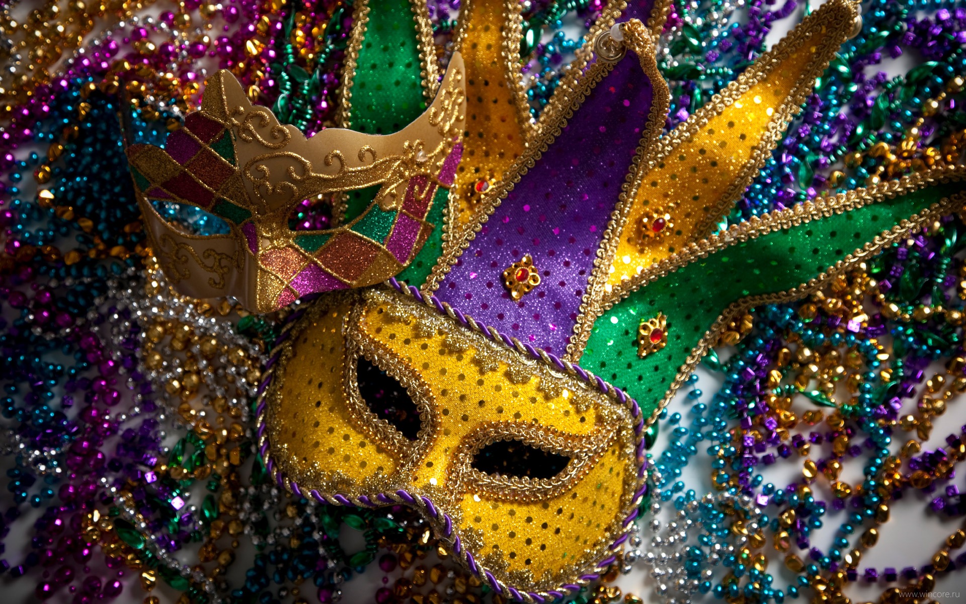 Mardi Gras Masks - блеск и очарование карнавала.