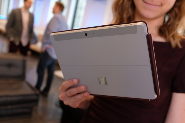 Surface Go       