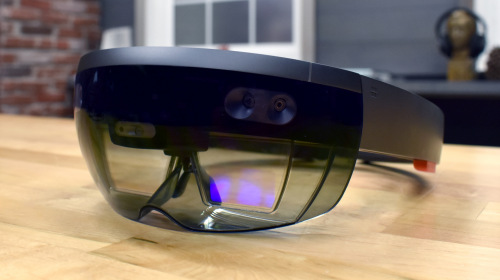 Microsoft поставит военным тысячи HoloLens
