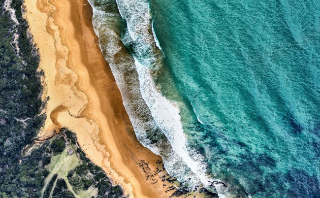 Aerial Beaches  — парим над пляжами