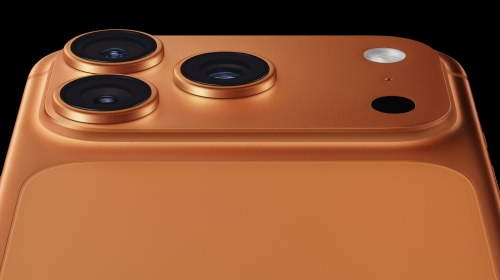  iPhone 17       :   