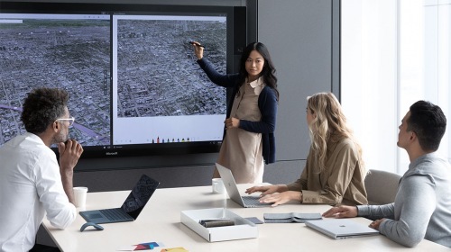 Microsoft �������� ��� ������ ���������� Surface Hub